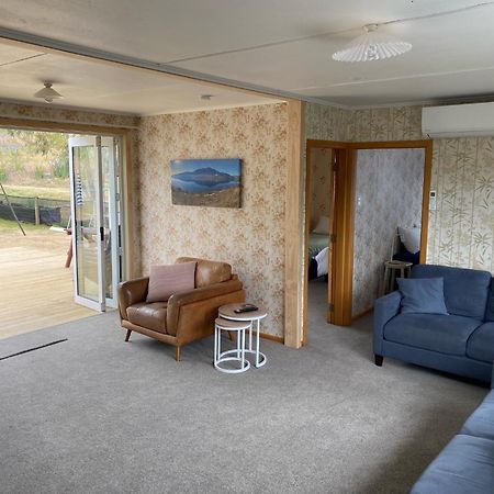 אומראמה Cosy 1960'S Kiwi Holiday House מראה חיצוני תמונה