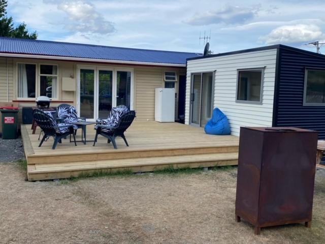 אומראמה Cosy 1960'S Kiwi Holiday House מראה חיצוני תמונה